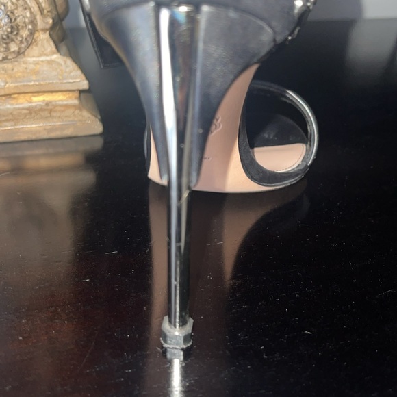 ALEXANDER MCQUEEN Rocker Leather Stud Embellished Sandals - Picture 11 of 13